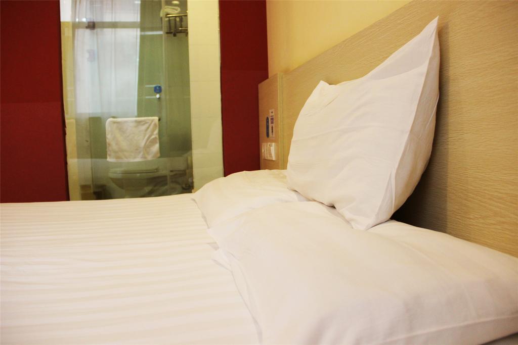 Hanting Hotel Shanghai Hongqiao Railway Station Huqingping Highway エクステリア 写真
